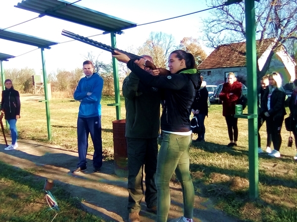 Osijek: Studenti savladali rukovanje lovačkim oružjem